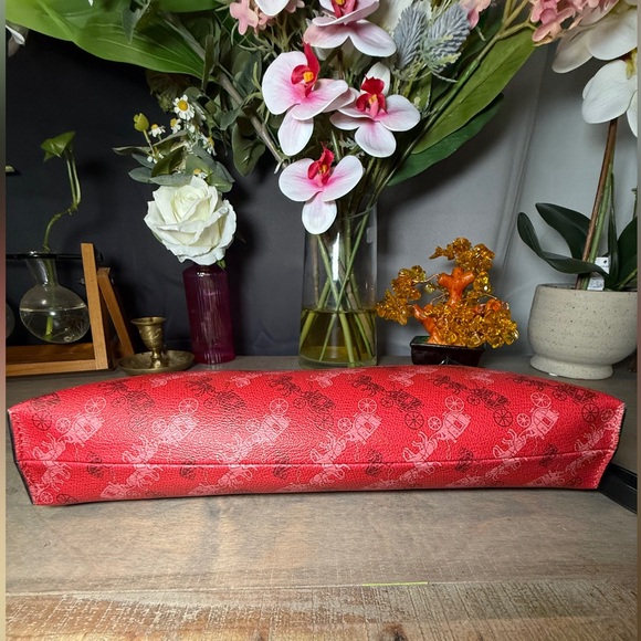 Coach Carryall Collectors Pouch black Horse and carriage. - Picture 10 of 16